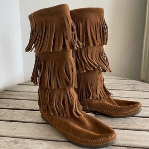 MINNETONKA 3 Tier Fringe Tall Boots Size 7